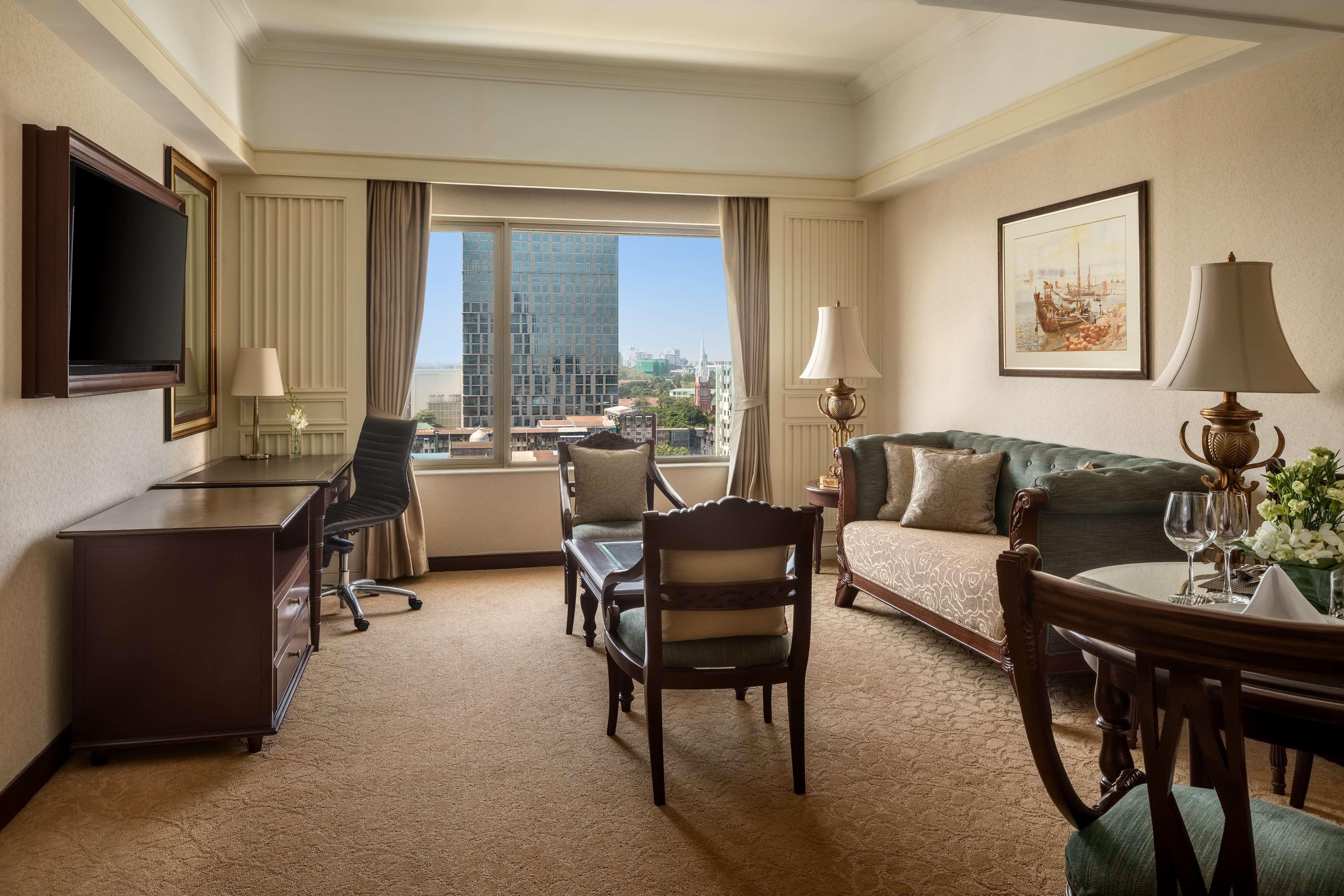 Sule Shangri-La Yangón Exterior foto